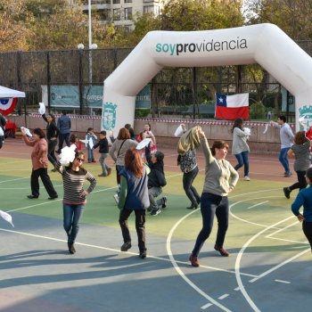 Participa de los cursos gratuitos de cueca en el Parque Inés de Suárez