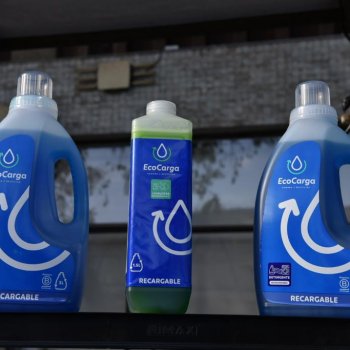 Providencia inaugura primera máquina de EcoCarga