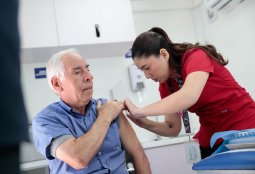 Campaña “Vacúnate en tu Plaza” contra la Influenza