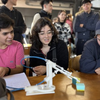 Talleres de efectos especiales, videojuegos y robótica: Providencia lanza programa para jóvenes desde los 7 años
