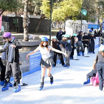 Estudiantes de Providencia disfrutan de la Pista de Hielo