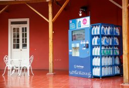 EcoCarga llega al Barrio Bellavista con nuevo dispensador en Montecarmelo